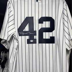 Mariano Rivera Signed Jersey With COA
