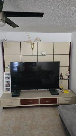 Tv stand Free