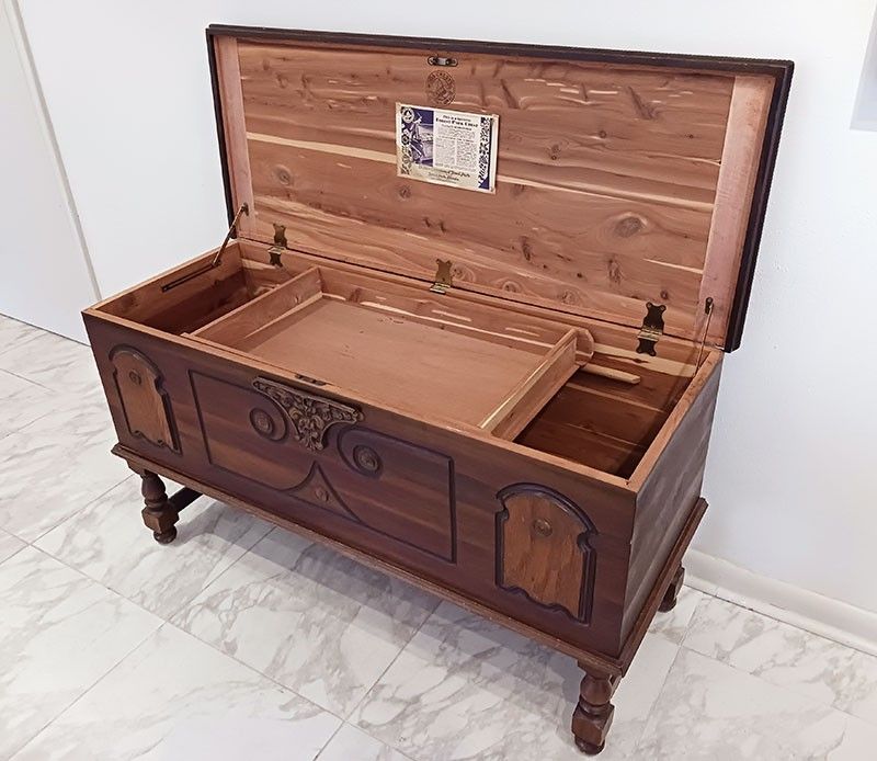 Vintage 1930s Ed Roos Company Raised Cedar Hope Chest