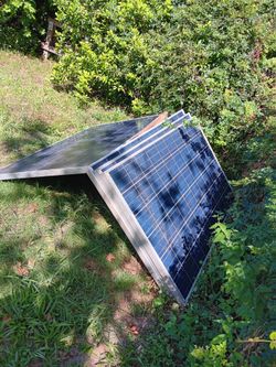 4  - 250w solar panels & charge controller