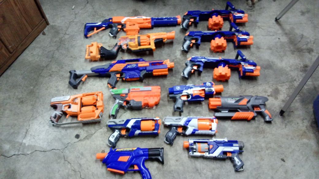 Nerf gun and accessories lot
