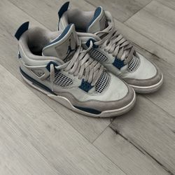 Jordan 4 Military Retro 