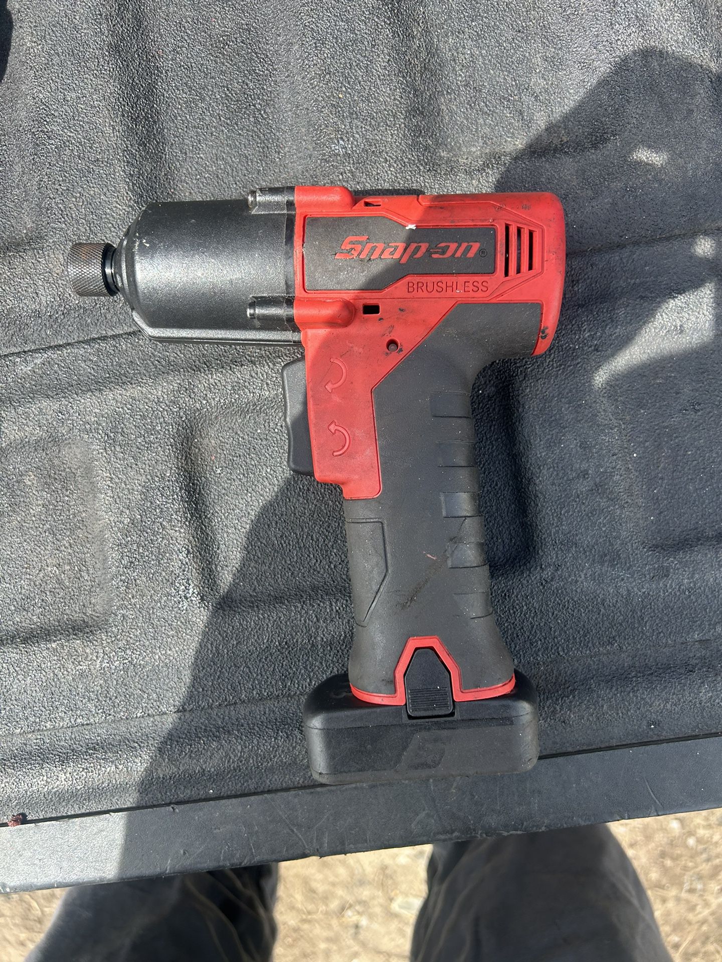 Snap On 14.4v cordless drill with Battery (CTQ861)