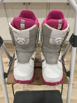 Kids Burton Snowboard Boots Size 4 W/BOA