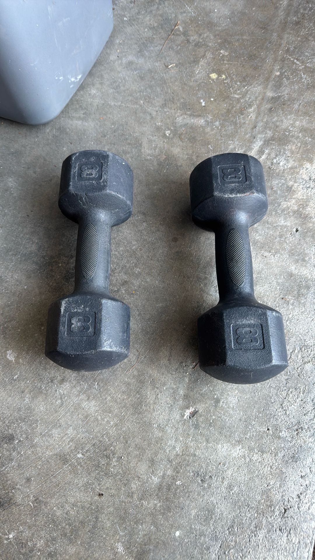 2 Eight Pound Weights Dumbbells 