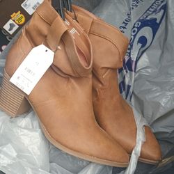 Women's Boots Size 10