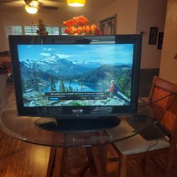 TV - 32inch Color Flat-screen- Sanyo With Remote - Excellent Picture