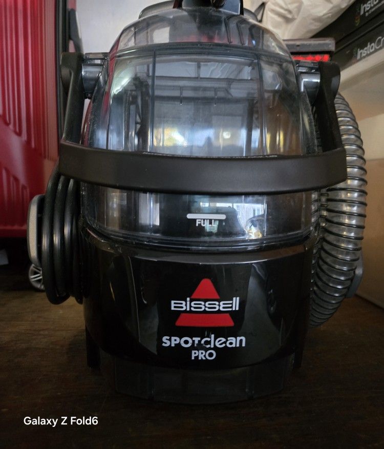 BISSELL 3624 Lightweight SpotClean Professional Portable Carpet Cleaner