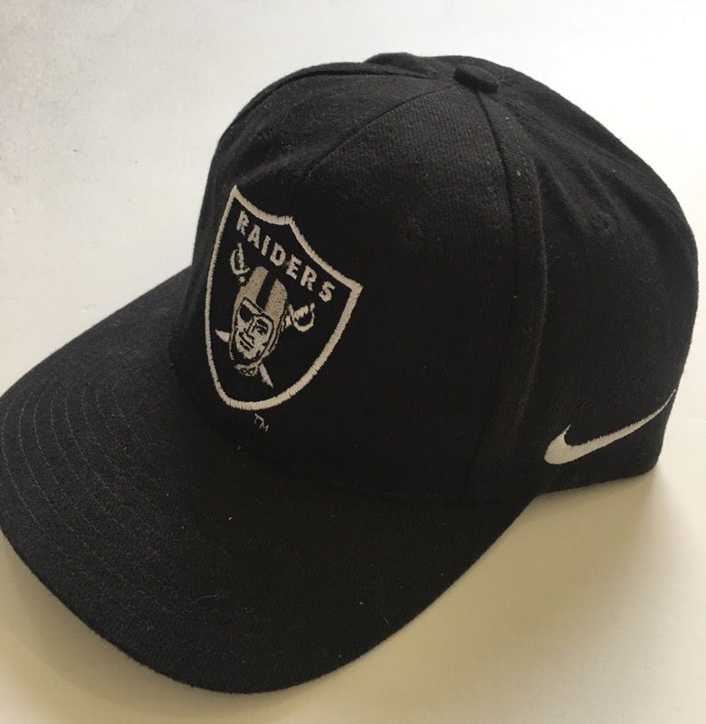 Dead stock New Vintage 90s Raiders Nike Proline SnapBack hat Cap