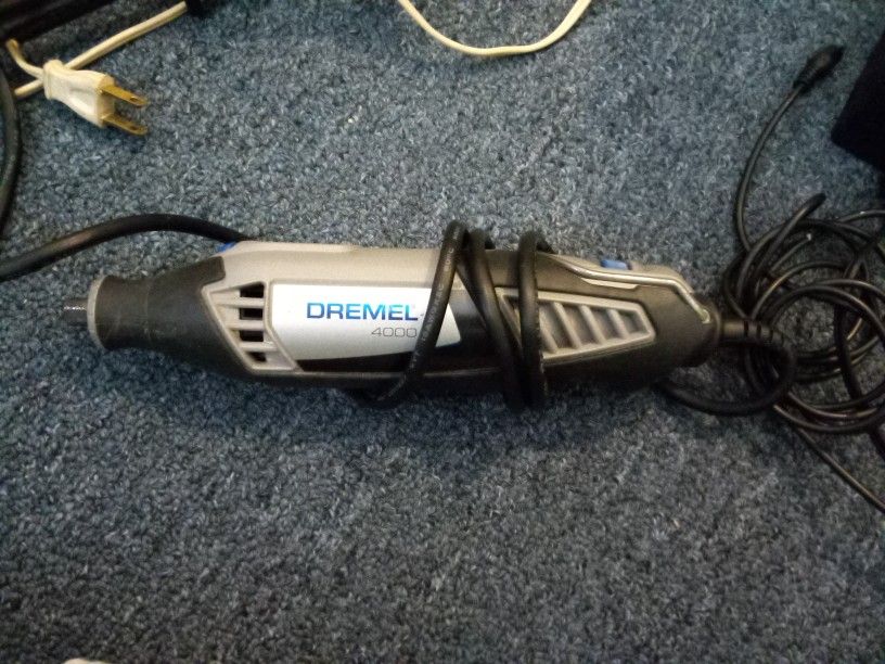 Dremel 4000 Working Fine Without Accessories