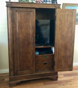 Armoire For TV/Gaming Solid Wood