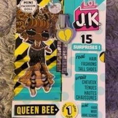 LOL MINI FASHION DOLL - QUEEN BEE