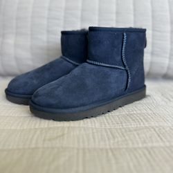UGG Womens Classic Mini II Boot Size 5