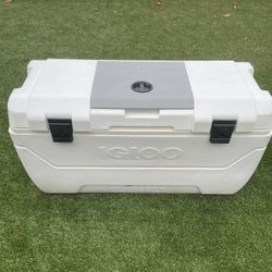 Igloo MaxCold Large Cooler – Heavy Duty – Great Condition