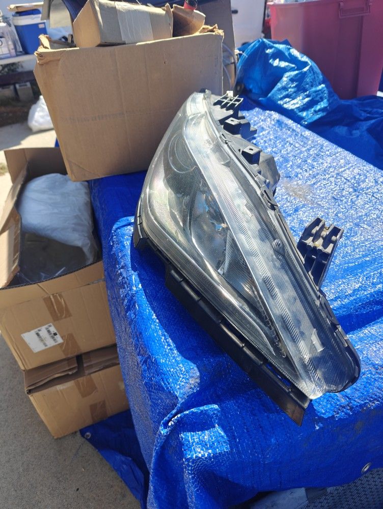 Ligths For Chrysler Paficica 2017 RH