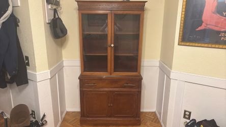 Dining set with hutch and cabinet