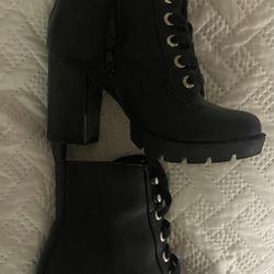 Size 7 Black Lace Up Ankle Boots
