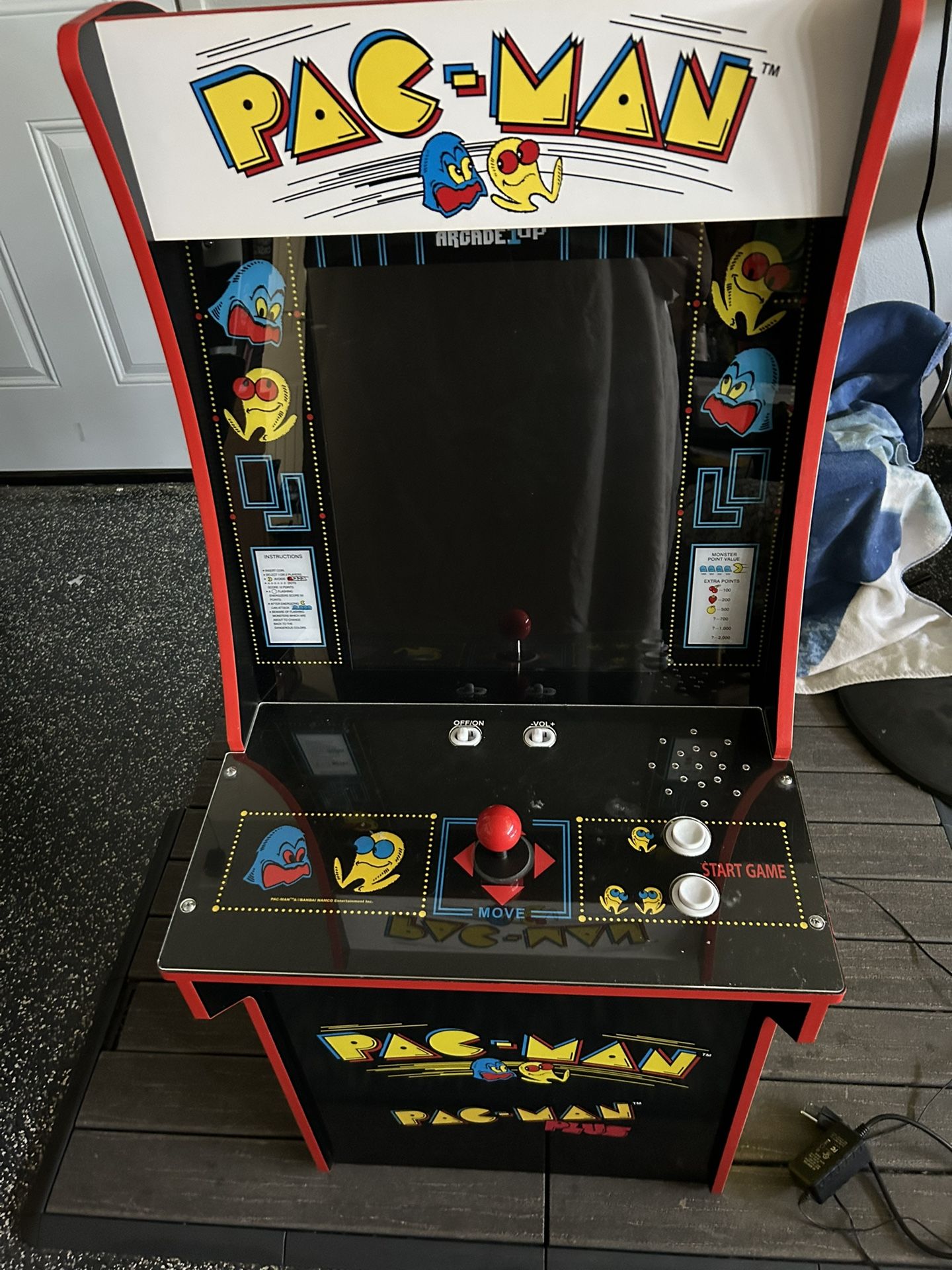 Arcade 1UP PAC MAN Game Machine 