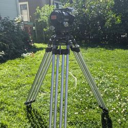 Vintage High-End Film Camera Tripod - O'Conner Model 50 + Oskar Heiler Tripod