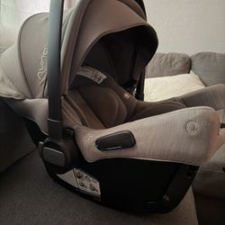 Nuna Car seat 
