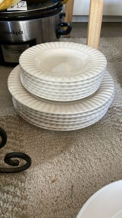 Plates 6 Dinner And 7 Dessert $5