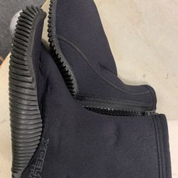 Xcel water boots size 5