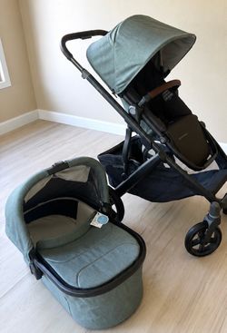 New display model uppa baby vista v3 and bassinet v3