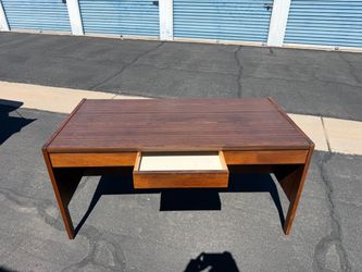 Parallel by Standard Desk / Litton, Made in Canada