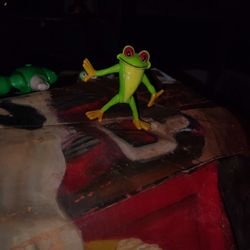 Cha Cha Tree Frog From The Rainforest Cafe 
