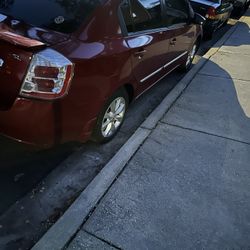 Nissan Sentra Red  
