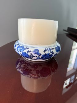 Bombay Co Blue and White Floral Ceramic 3-Wick Candle Holder with Candle