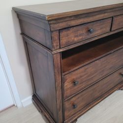 Dresser/tv Stand