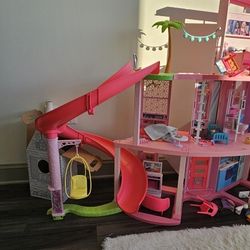 Barbie DreamHouse