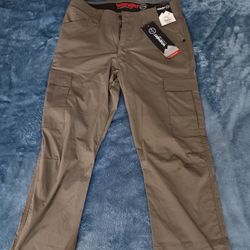 Men's Wrangler All Terrain Gear Cool Dry Comfortable  Secure Flap Cargo Pockets