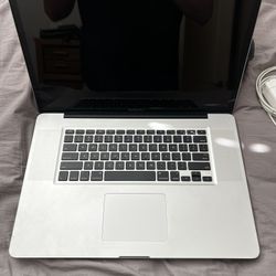 MacBook Pro 17”