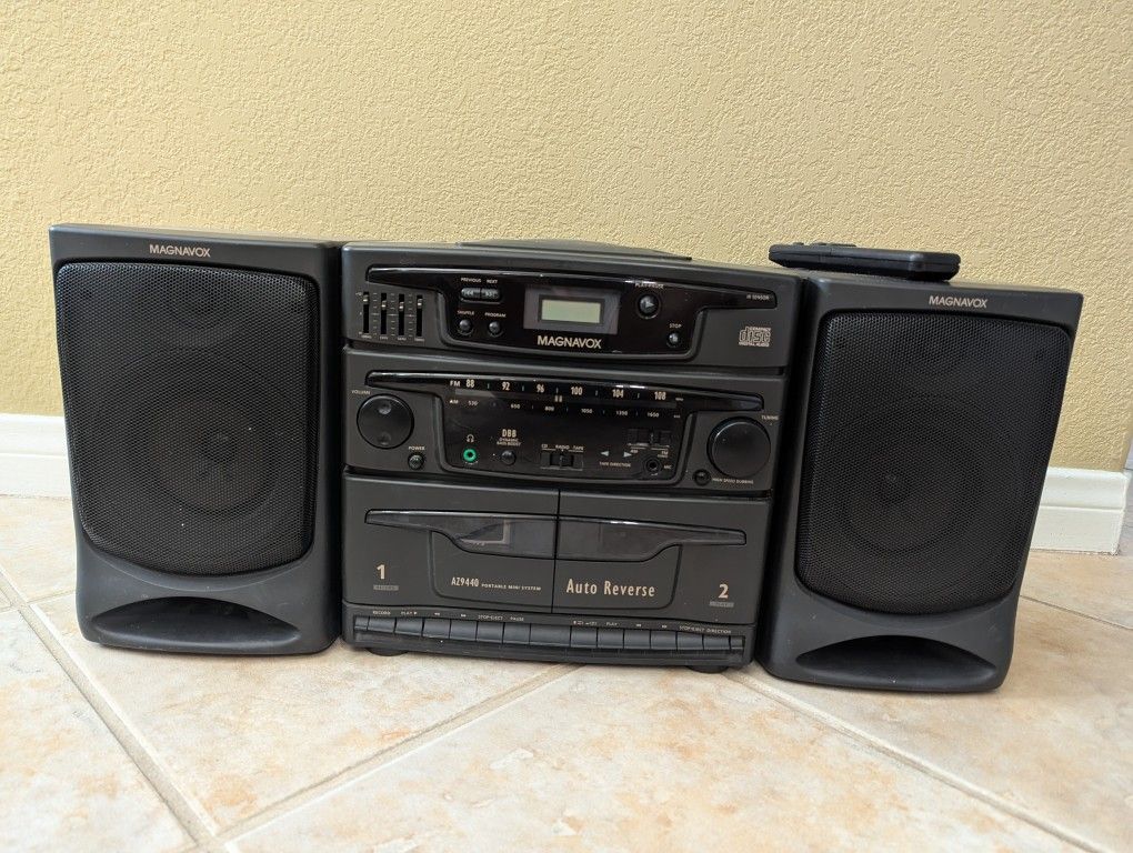 PORTABLE STEREO SYSTEM