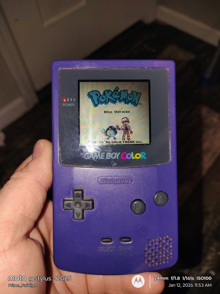 Gameboy Color & Pokemon Blue