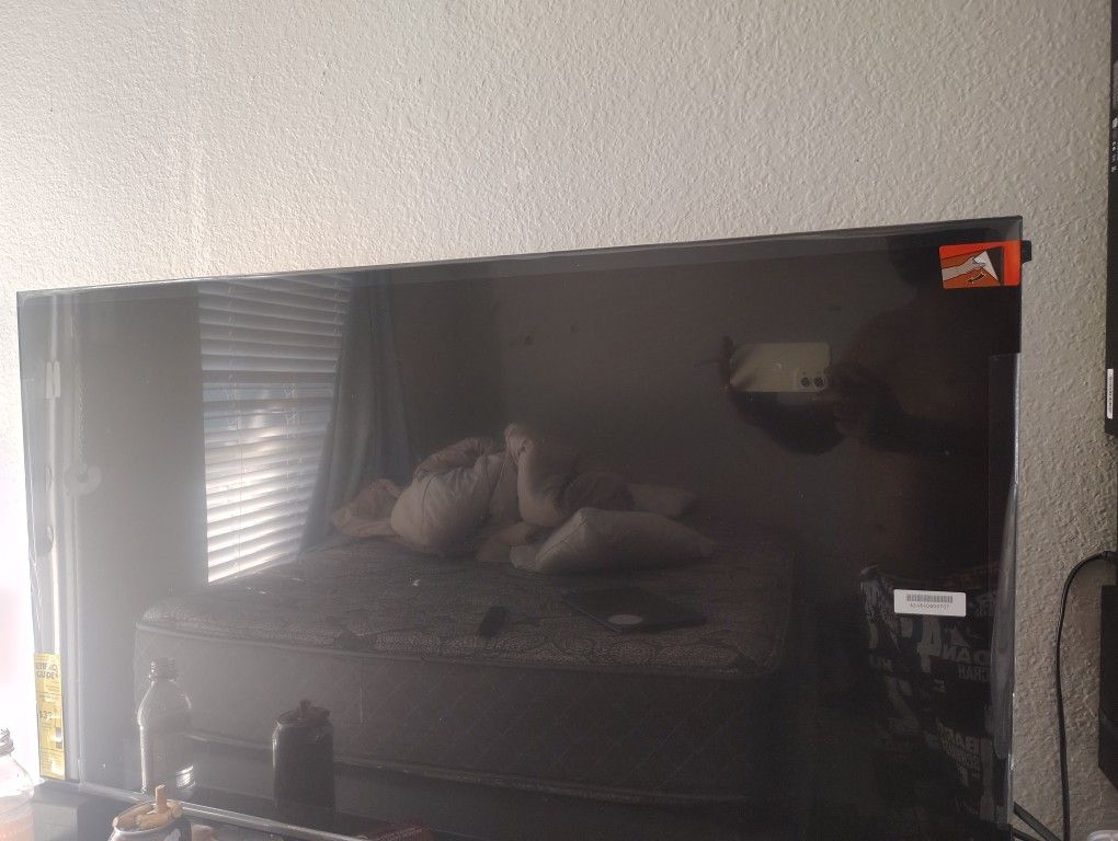 Like New 3 Smart Tvs