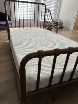 Mini Bed