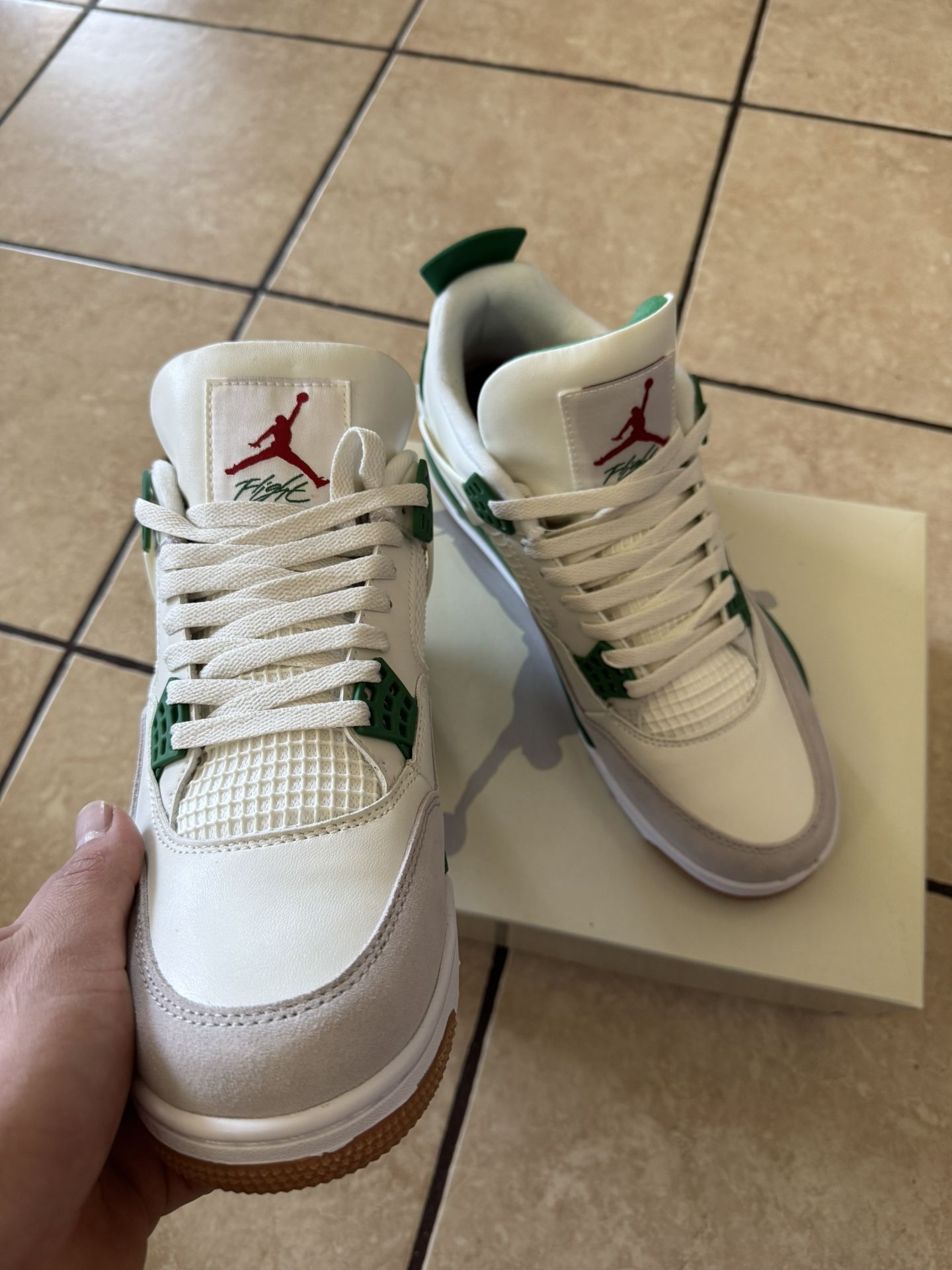 Jordan 4 Green Pine Sizes 8,9