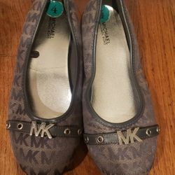 MK Girls Shows Size 4