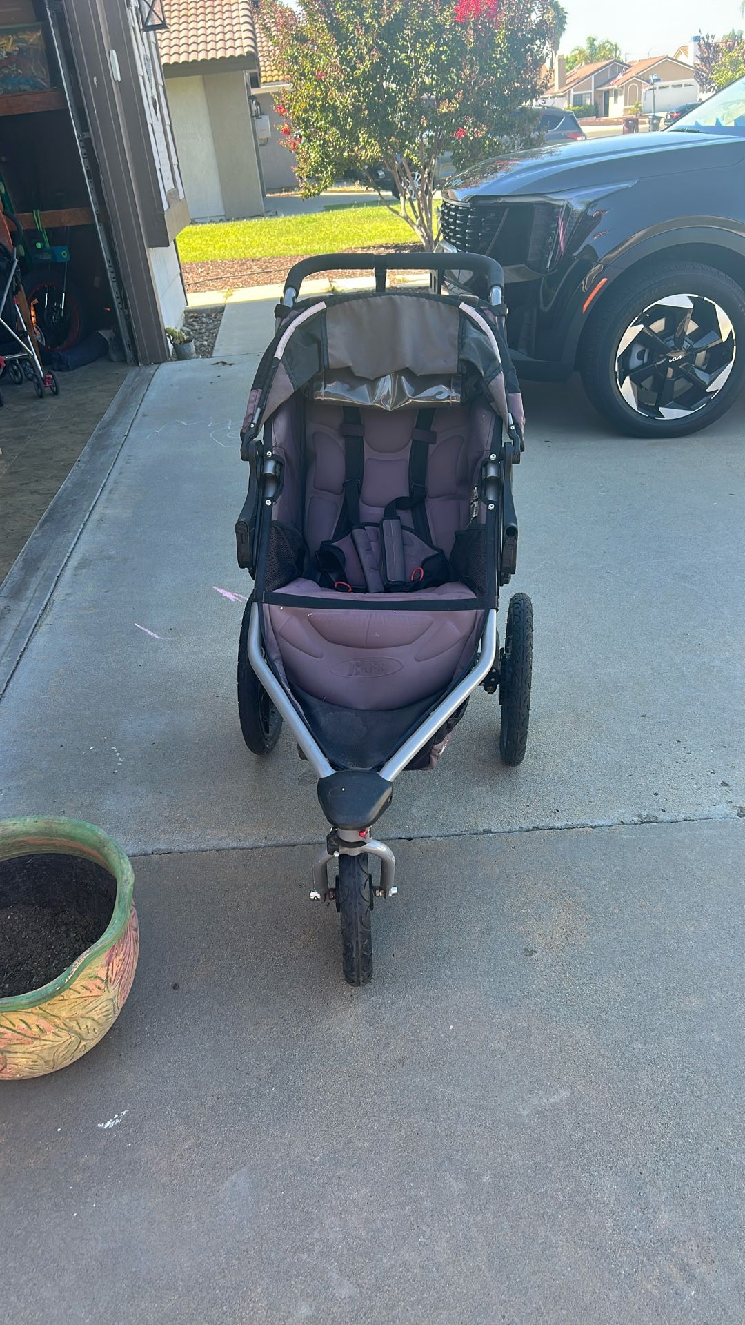 Free Jogging Stroller (broken Latch)