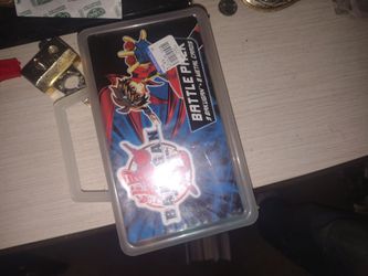 Bakugan Battle Pack Tin – 9 Bakugan & 8 Metal Cards