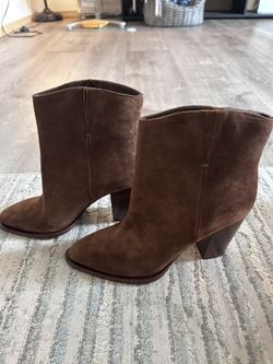 Vince “Arlington” Pointed Toe Suede Western Booties in brown Women Size 7.5