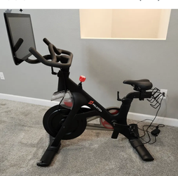 2020 Peloton Bike Plus in Excellent Condition with 0-50 Rides - Clermont, FL
