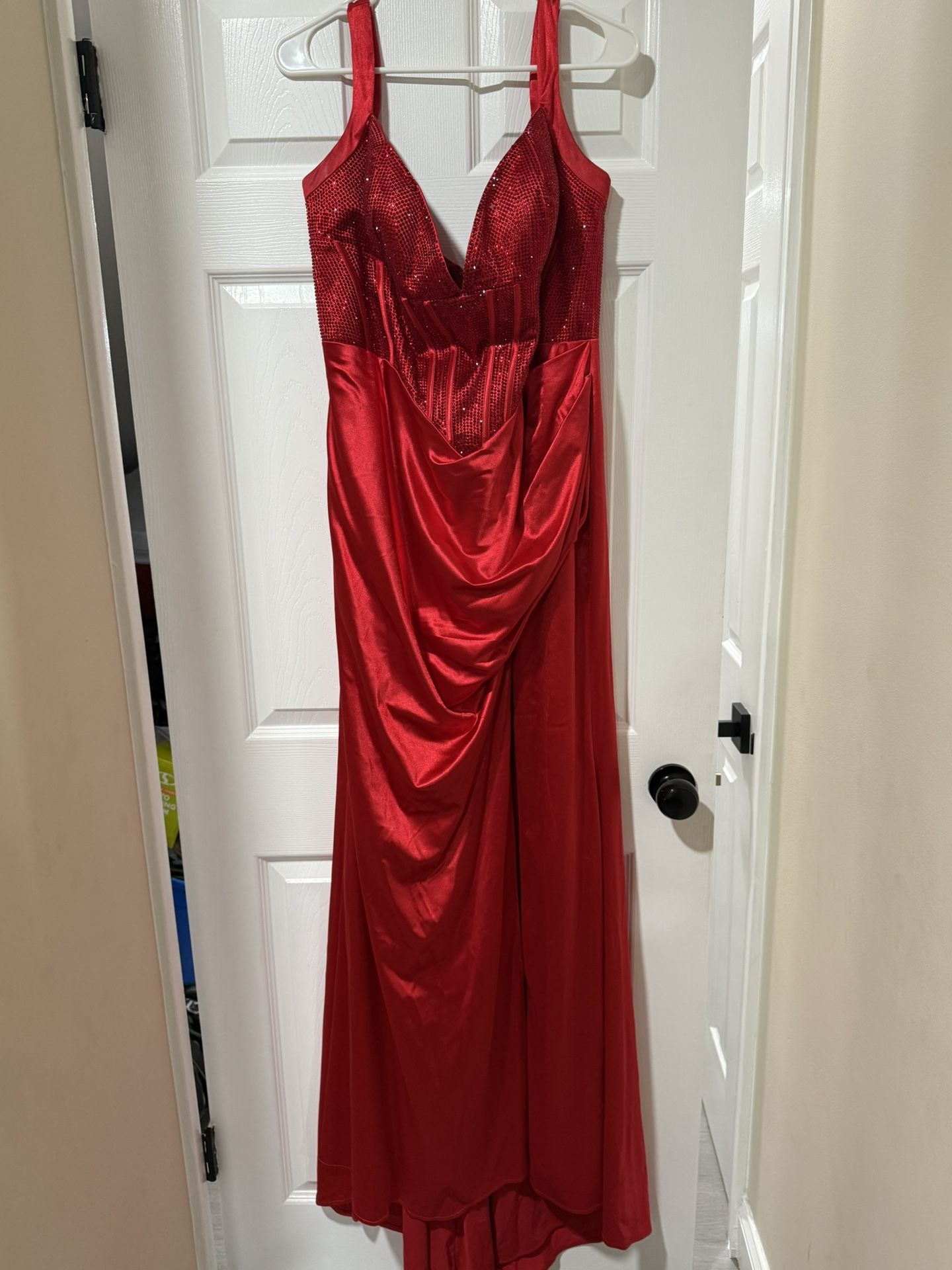 Elegant Red Dress For Any Occasion