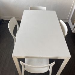 Dining Table & 4 Chairs