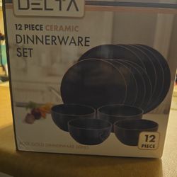 12 Piece Ceramic Dinnerware Set