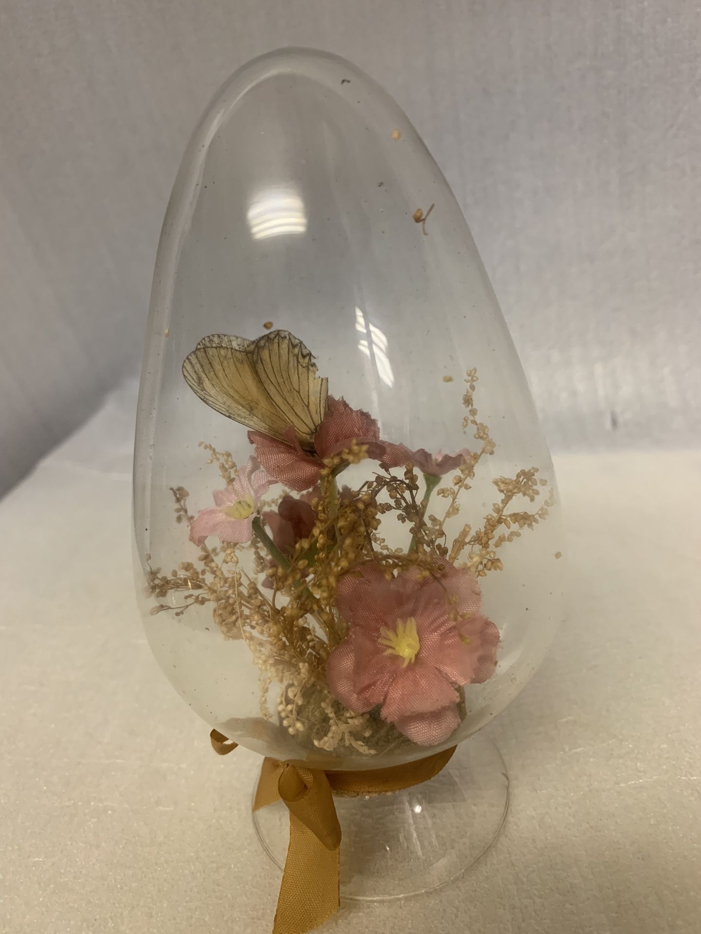 Vintage Real Butterfly Taxidermy W/Dried & Silk Flowers Glass Dome