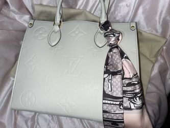 Louis Vuitton white Hand Bag $125